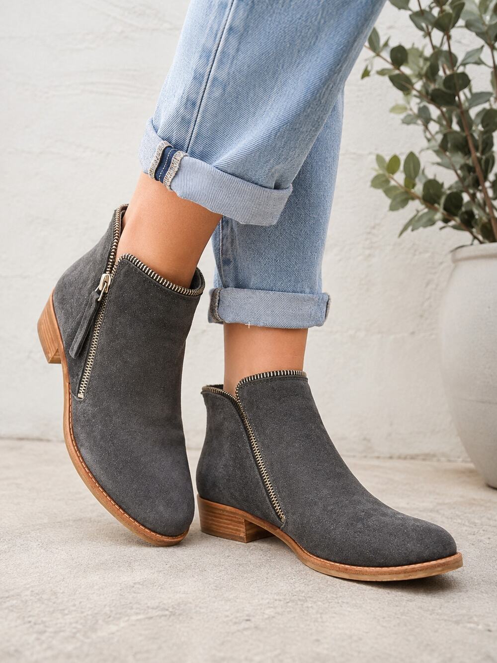 Dolce Vita SZ 8.5 Sofiya Booties Double Zippers Anthracite Suede Flawless